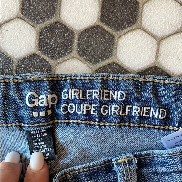 GAP Girlfriend Jeans - Picture 2 of 2